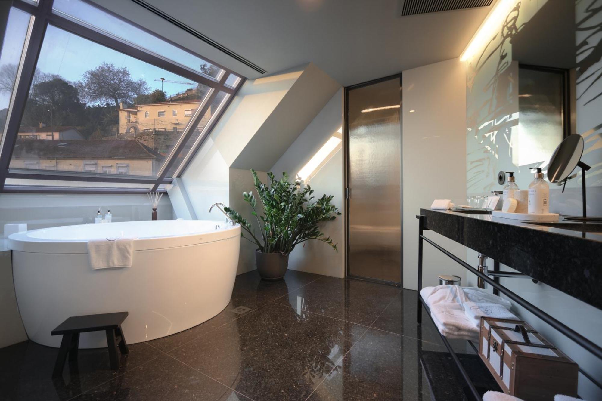 Timbre Virtudes Hotel Porto Exterior foto Bathroom