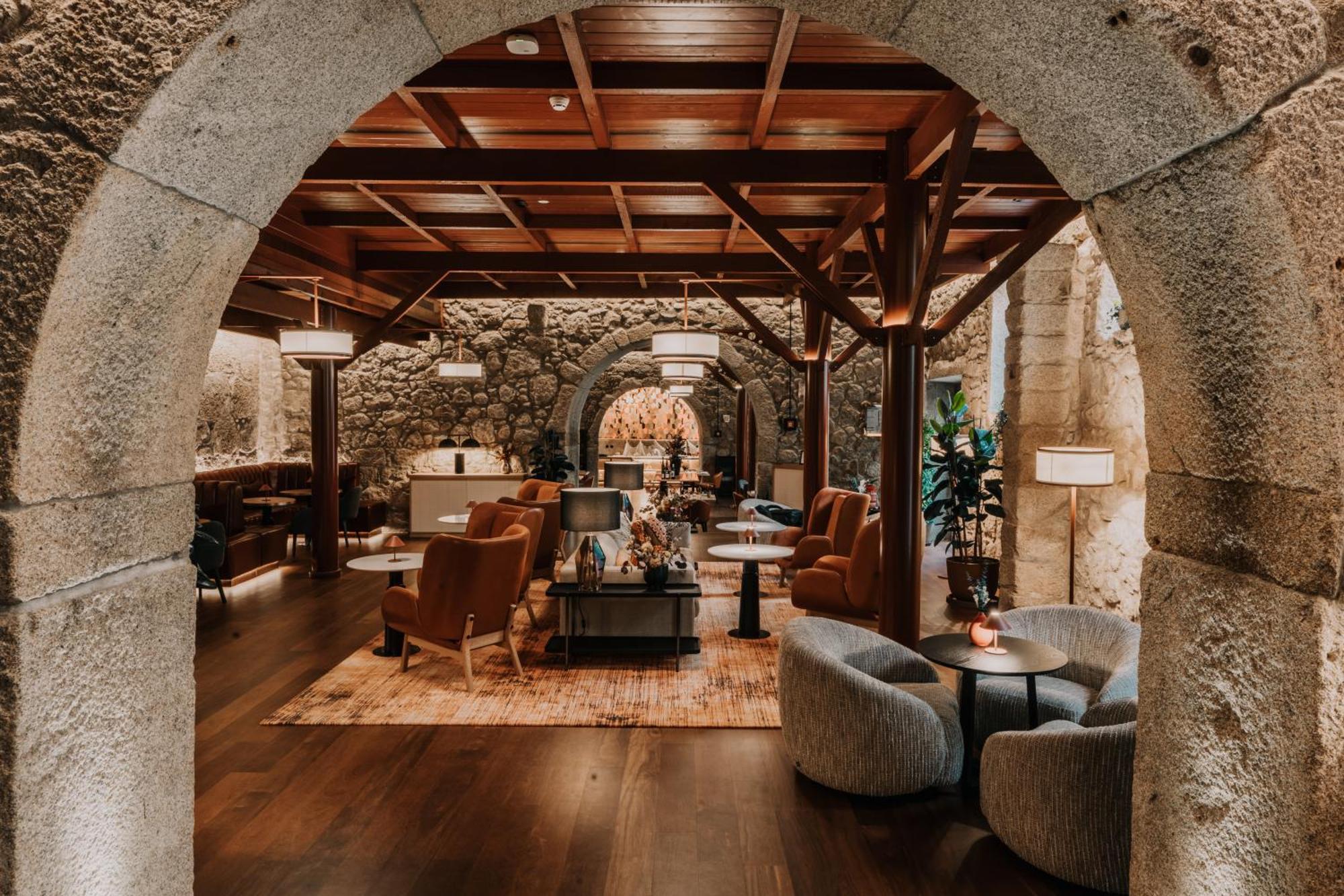 Timbre Virtudes Hotel Porto Exterior foto The lobby of the hotel